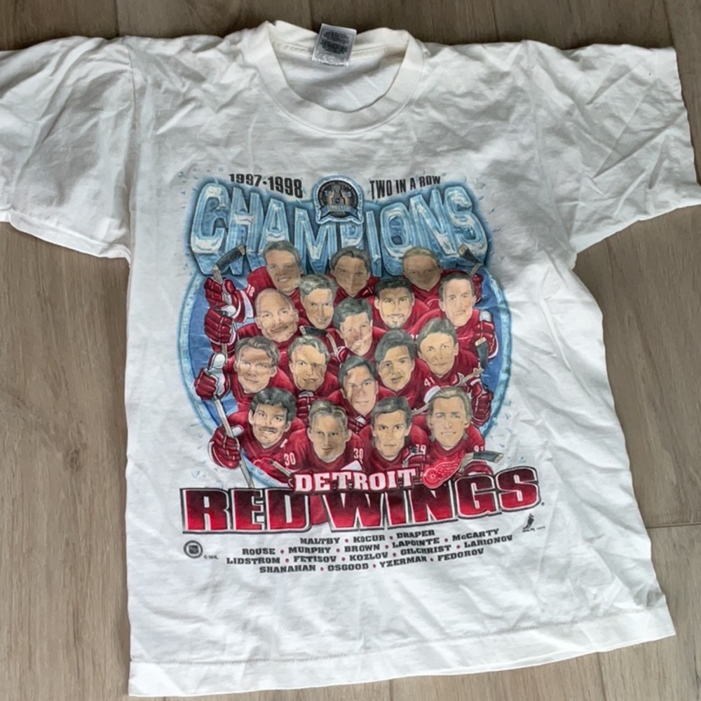 Vintage Detroit Red Wings 1997-1998 two in a row Champions T-Shirt
